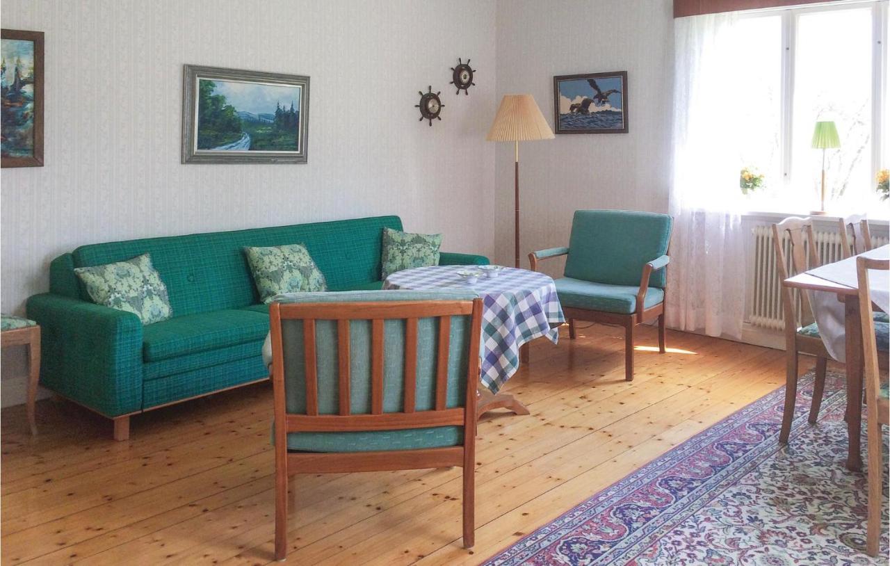 1 Bedroom Beautiful Home In Lidkoeping Sjövik エクステリア 写真