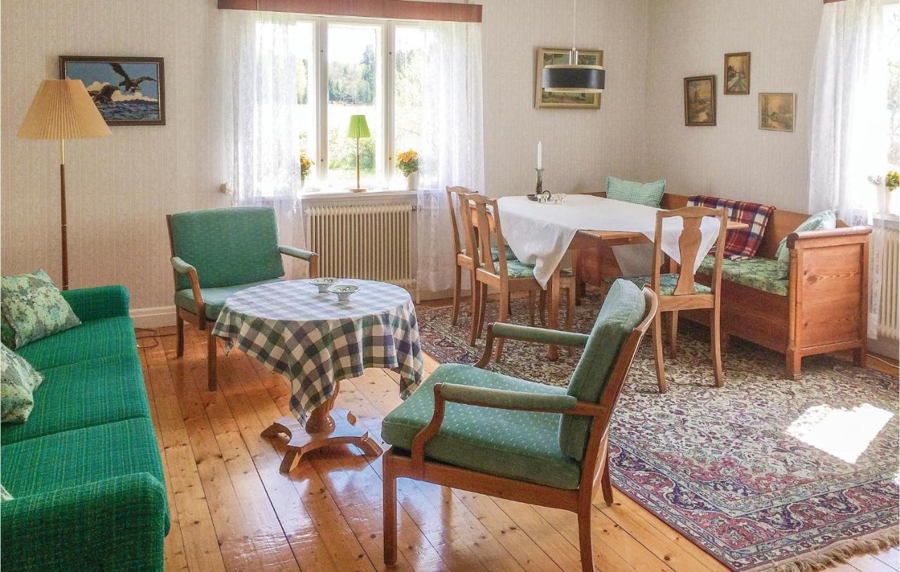 1 Bedroom Beautiful Home In Lidkoeping Sjövik エクステリア 写真