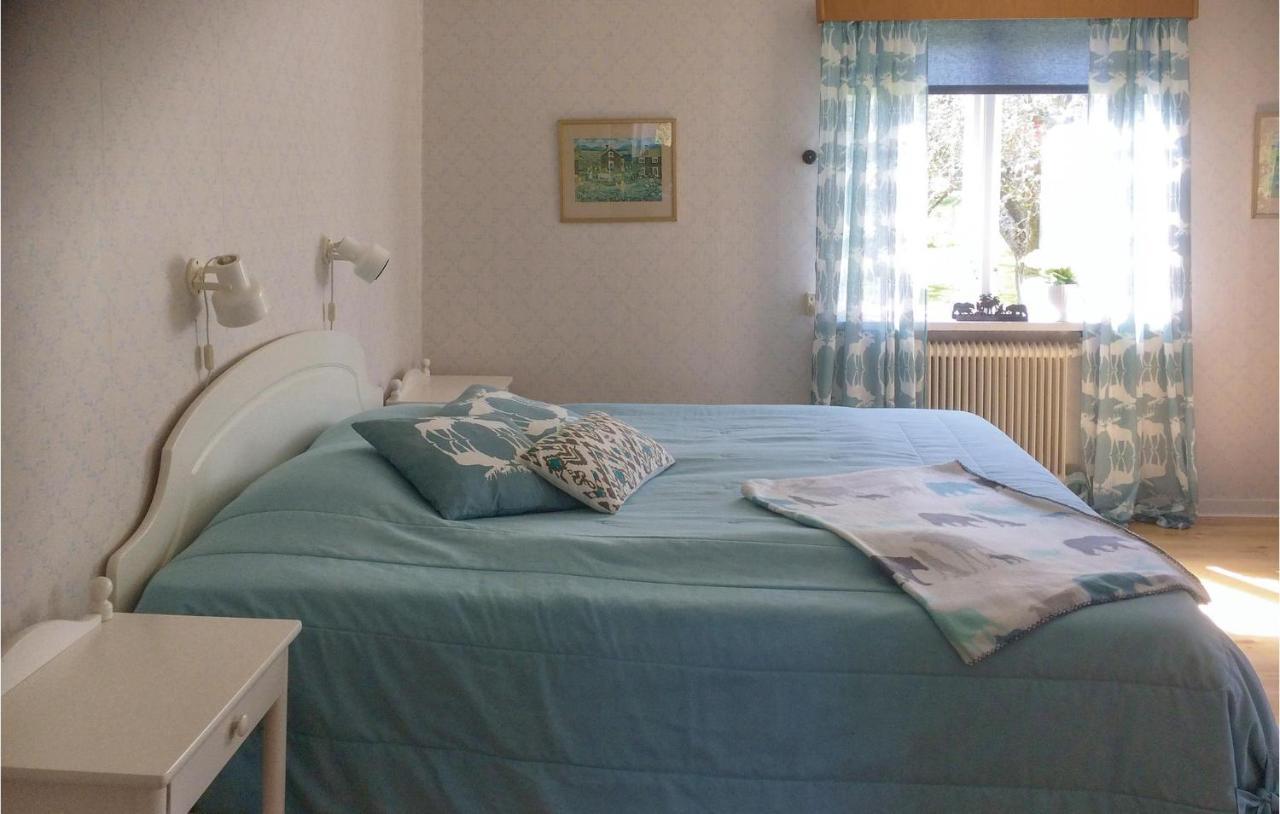 1 Bedroom Beautiful Home In Lidkoeping Sjövik エクステリア 写真