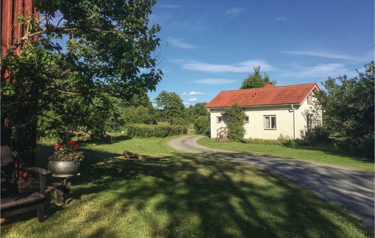1 Bedroom Beautiful Home In Lidkoeping Sjövik エクステリア 写真